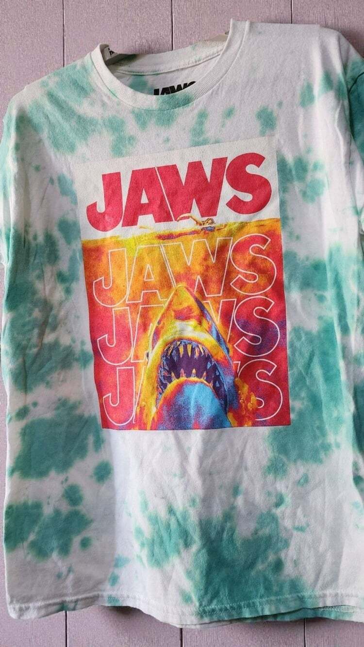 Retro 1975 JAWS TIE-DYE T-Shirt Tee Size Small New D25 Excellent Universal Nice